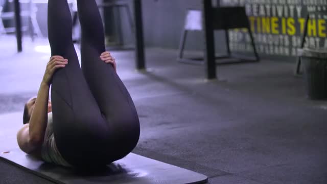 Behind the scenes of Nikki Bella's butt-kicking workout on ClevverTV's "Get