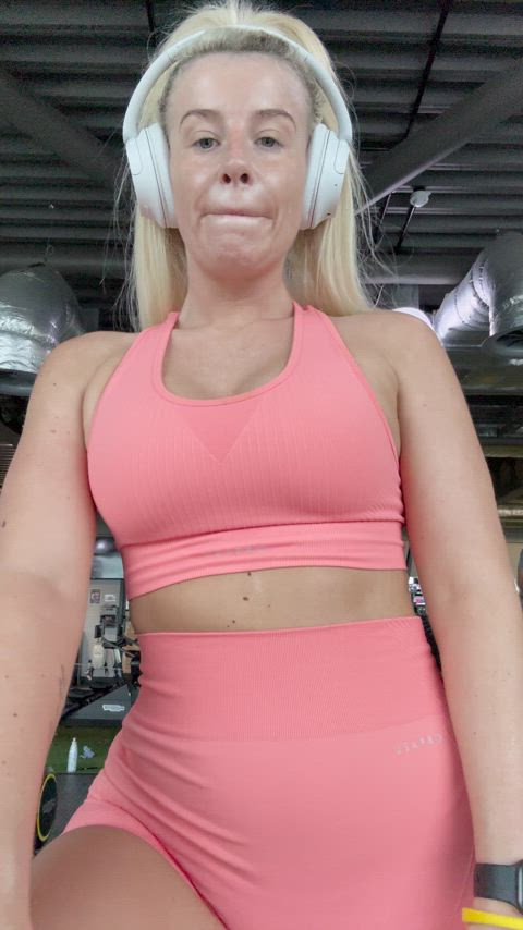 big ass big tits blonde busty fake boobs fake tits gym model mom filthy gif