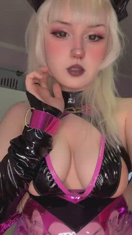 18 years old amateur big ass blonde boobs cosplay teen tiktok gif