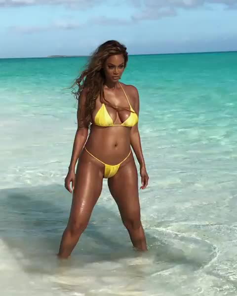 Go BTS of @tyrabanks cover moment in Great Exuma! ? • • • @grandisleresort