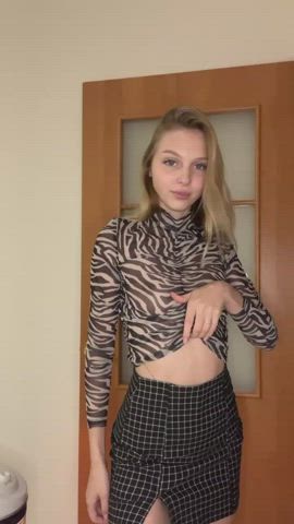 girlfriend teen tits petite tiny-tits gif