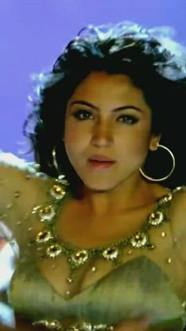 Anushka in Dum Dum