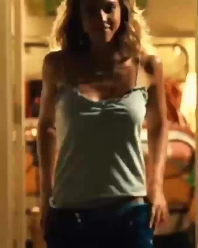 Jessica Alba striping