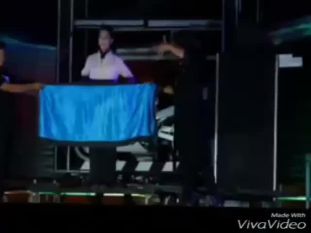 Thai Magician Cuts Girl in Half