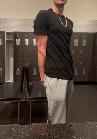 20 years old abs gym horny public tease flexing gif