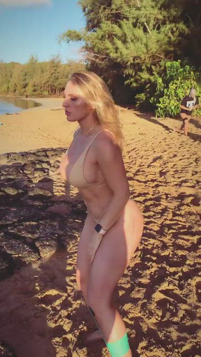Beach Big Tits Bikini Blonde Busty Fitness Muscular Girl Workout gif