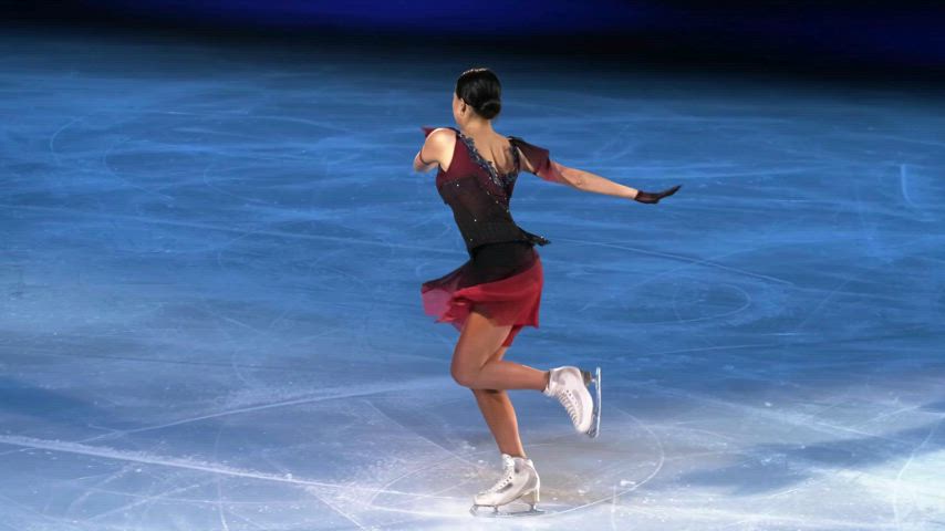 I haven't given it to any athletes lately but Alina Zagitova's move and outfit did