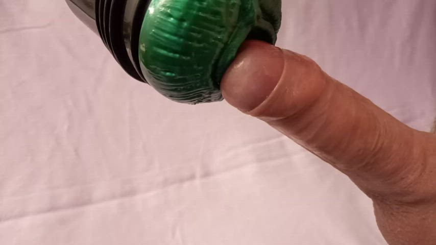 Deep penetration of the 👽 alien Queen fleshlight