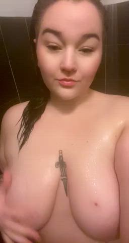 Nothing better than a shower after getting dirty all night 😘
