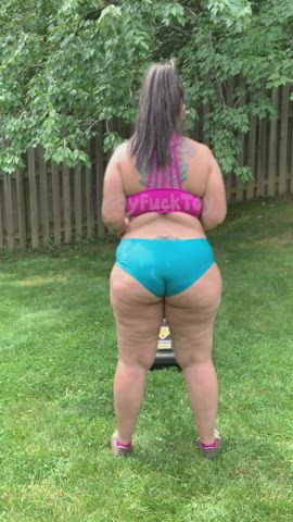 Amateur Big Ass Jiggling MILF Outdoor Panties Shaking Twerking gif