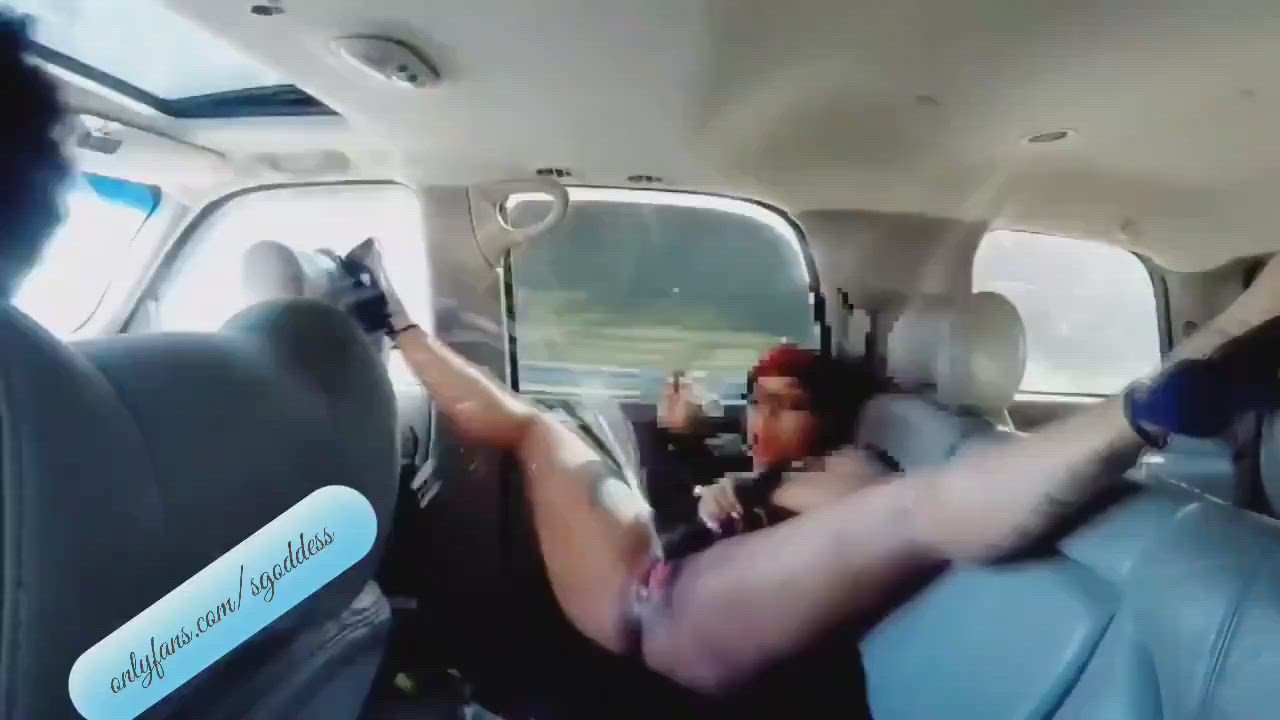 Uber driver first time being squirted on..Yo check him out he was stroking