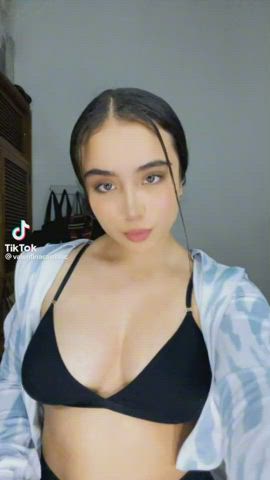 big tits camgirl colombian dancing gym gymnast latina tiktok webcam gif
