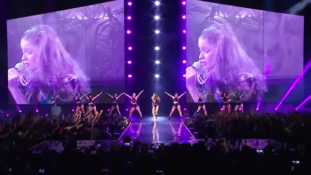 TINI - Quiero Volver Tour (Intro + Princesa + Ya No Hay Nadie Que Nos Pare) HD