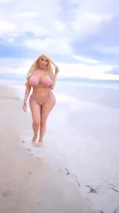 ass big ass big tits boobs booty huge tits latina tits gif