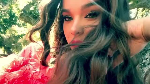 haileesteinfeld~1570468114~2149553814460922499 11982097