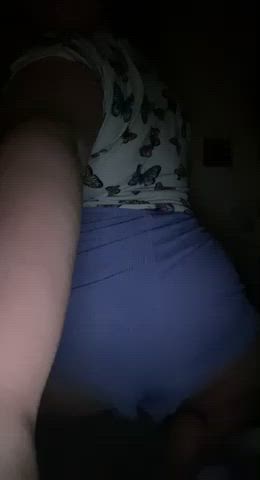 I’m bored so here’s my butt 😂