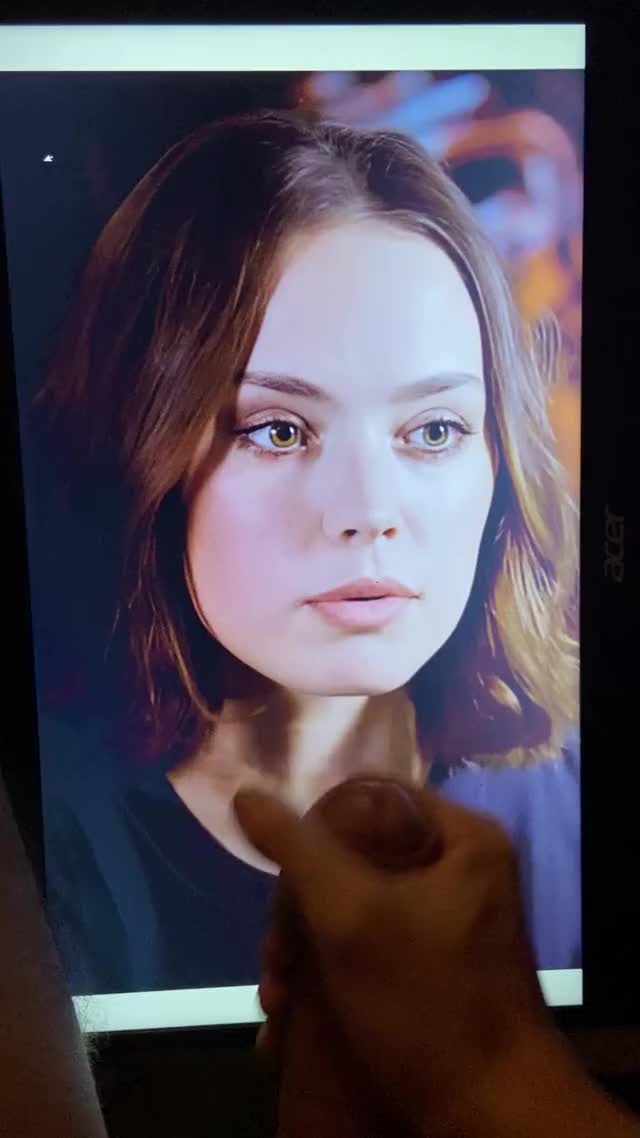 Daisy Ridley cum tribute