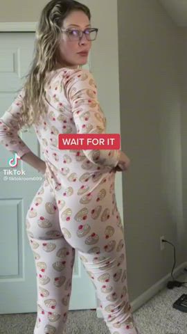 bodysuit bubble butt jiggling tiktok twerking gif