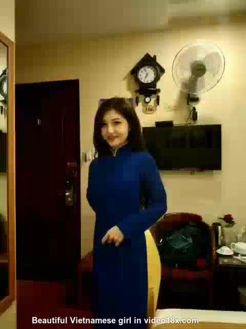 Beautiful Vietnamese girl in video18x.com