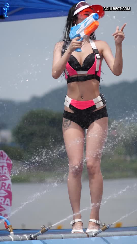 Black Bunny Hana wet bikini .gif