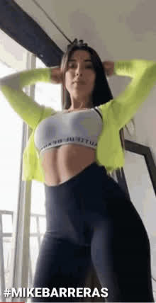 dancing twerking yumi sin gif