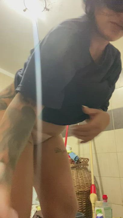 (F) My fat gypsy ass farting