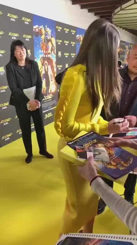 booty hailee steinfeld sexy gif