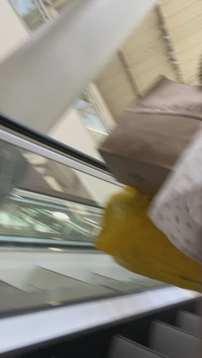 Going up the escalator in a dress without panties is a dangerous game 😵‍💫