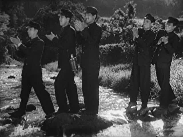 No-Regrets-for-Our-Youth-1946-GIF-00-03-44-men-clapping