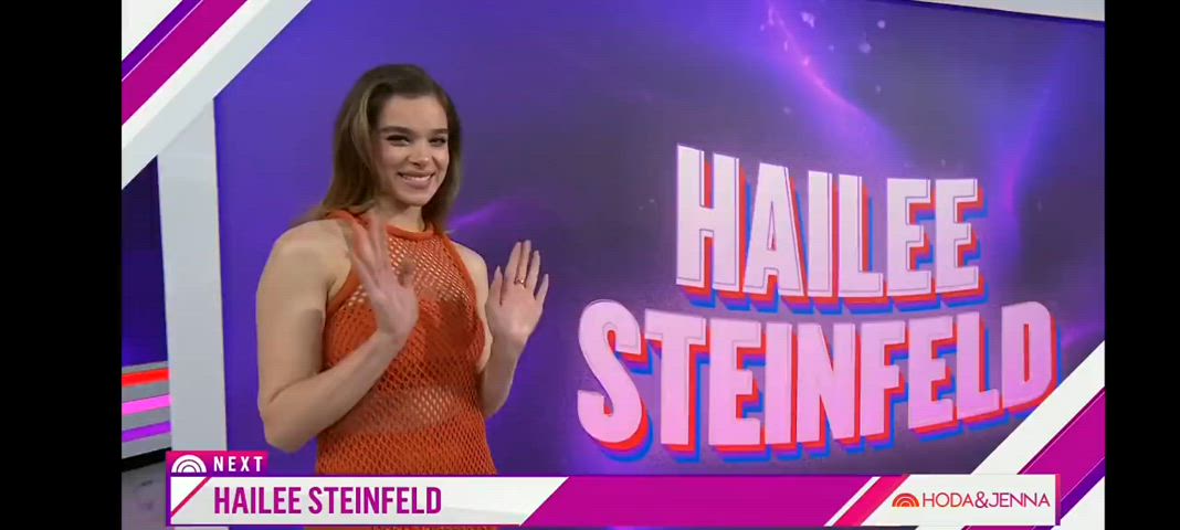 brunette celebrity hailee steinfeld gif