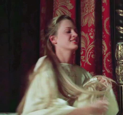 Uma Thurman - Beautiful plot reveal in ‘Dangerous Liasions’