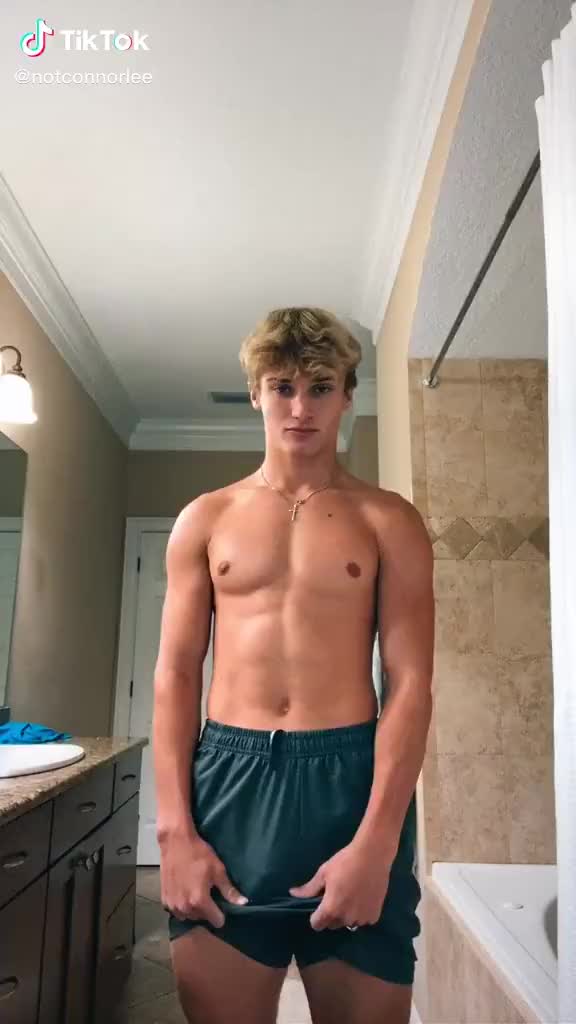 twink shorts bulge