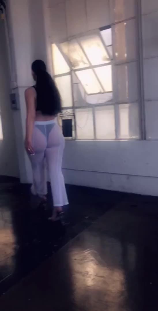 [Patreon] BTS of her new youtube video "coming soon"
