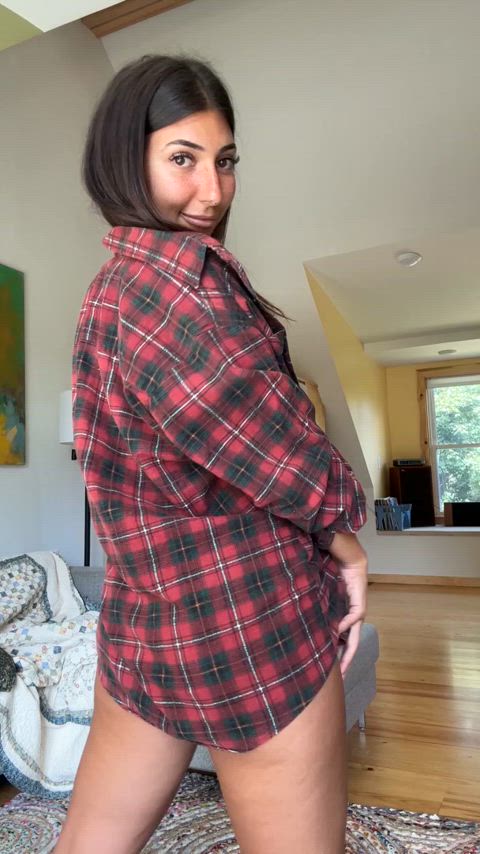 It’s almost fall and I thought I’d show off my body in my favorite flannel