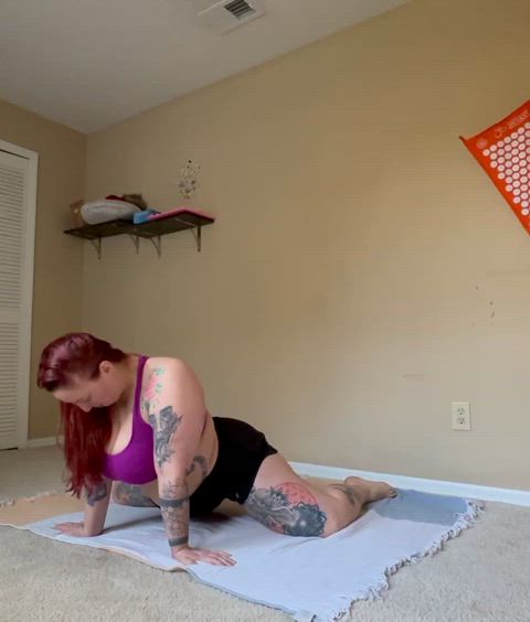 bbw big ass redhead stretching tattoo tattooed thick thighs yoga fitness-girls gif