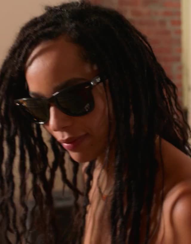 Zoë Kravitz (Zoe Kravitz) Topless - High Fidelity S01E06 [Cropped, Loop, 4k Source]