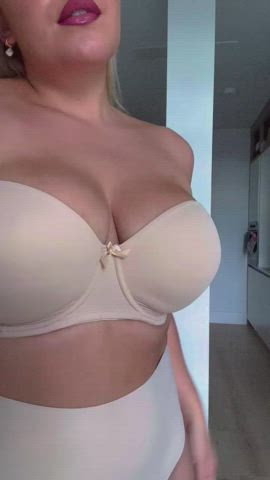 bra busty cleavage gif