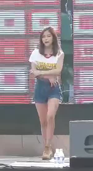 160521 Hyunyoung thrust (A)