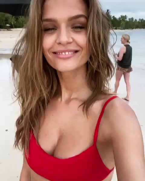 si swimsuit 84484153 105018244315201 990600605480843915 n