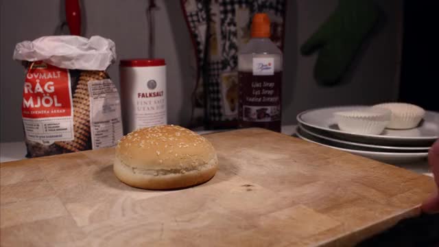 How to make HAMBURGERS. 