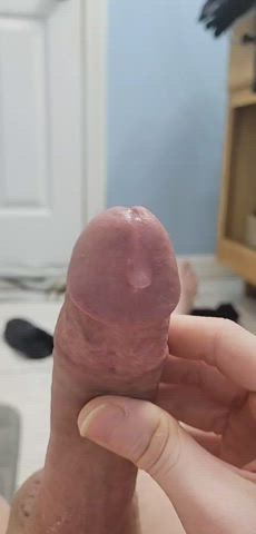 I love playing with my precum🤤😍