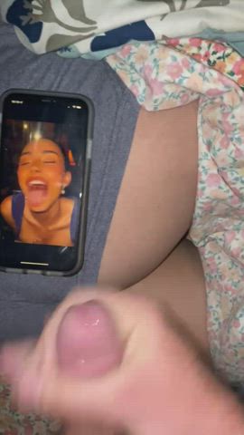 Madison Beer gets a thick cumshot tribute 🥵 🥵 🥵