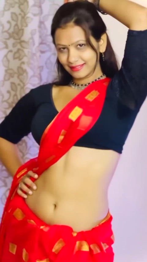 aunty belly button bhabi desi exposed hippie hips indian saree gif