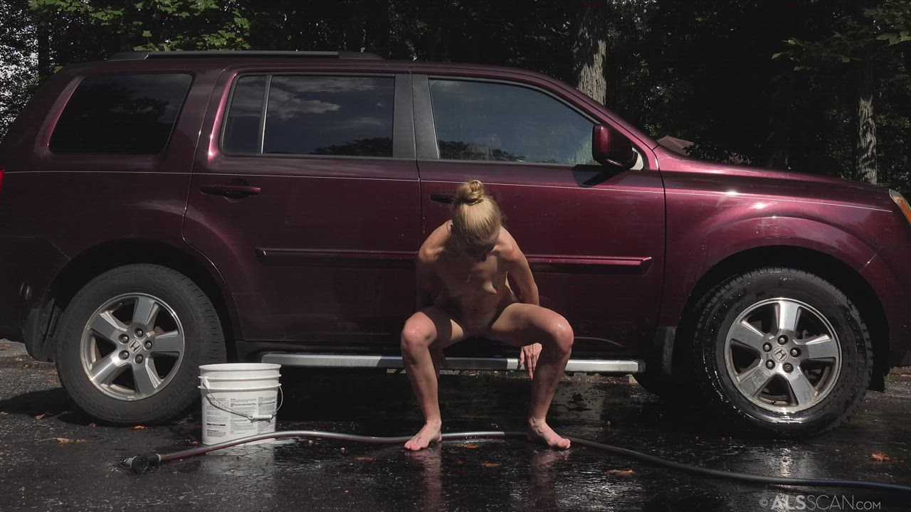 Behind The Scenes Nude Pissing gif