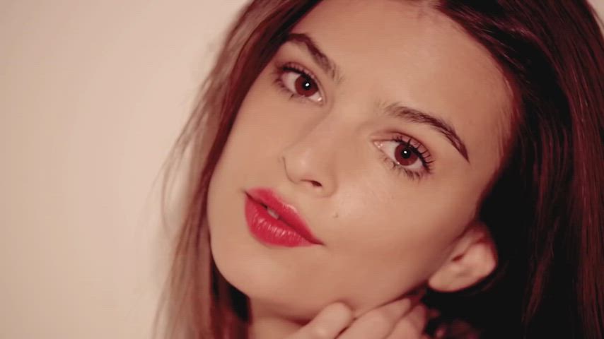 Emily Ratajkowski in Blurred Lines for betas