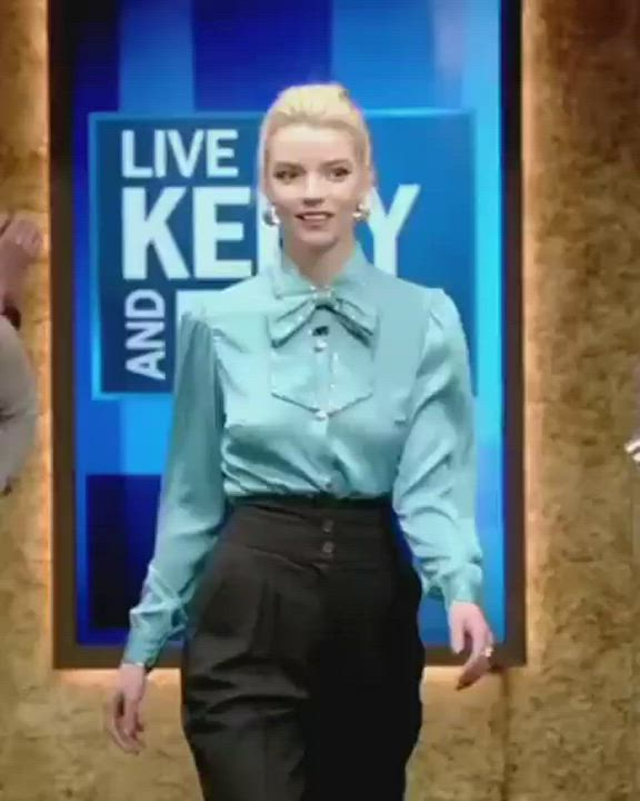 Anya Taylor-Joy's jiggle