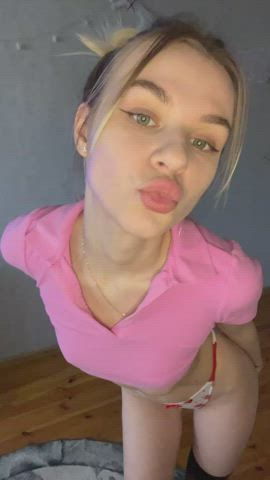 cute onlyfans teen gif