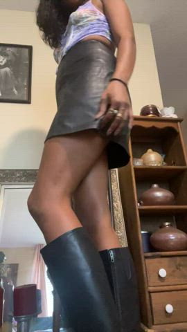 leather legs onlyfans gif