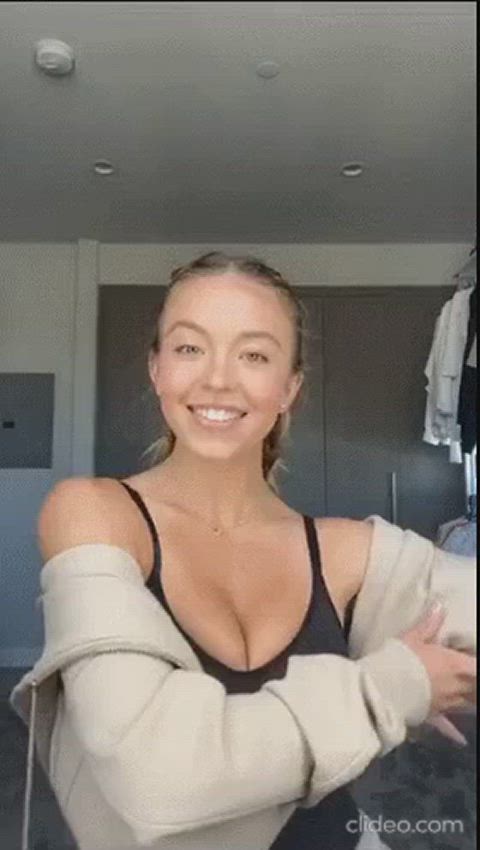 big tits boobs celebrity sydney sweeney gif