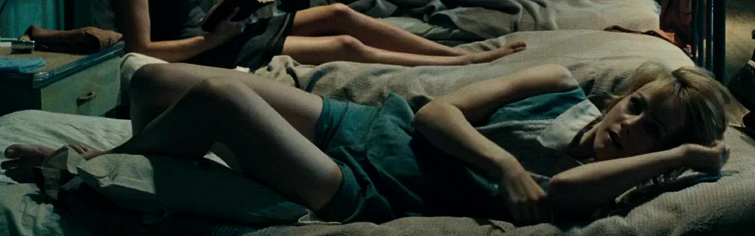 celebrity feet female jena malone legs gif